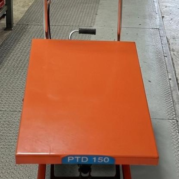 VEH54	Vehicular Carretilla Elevadora Hidráulica Manual 700*450cm 150kg 0.72M