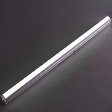 LUZ21	Luz Tubo T5 Entero 1.2M 110V 18W 7500K (Herramienta Tapa Mate) SIN IVA
